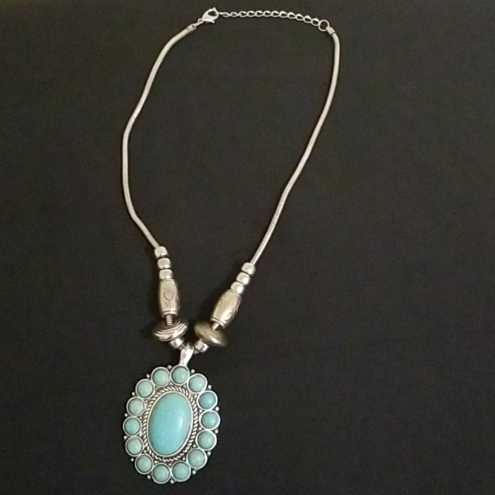 Torquoise colored necklace